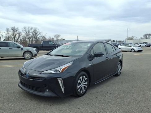 Certified 2021 Toyota Prius XLE w/ Advanced Technology Package image 3