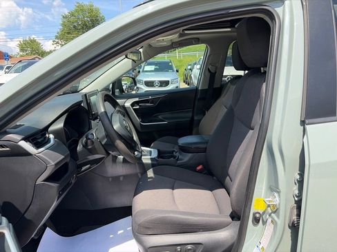 Used 2019 Toyota RAV4 XLE w/ Convenience Package AWD/4WD image 12
