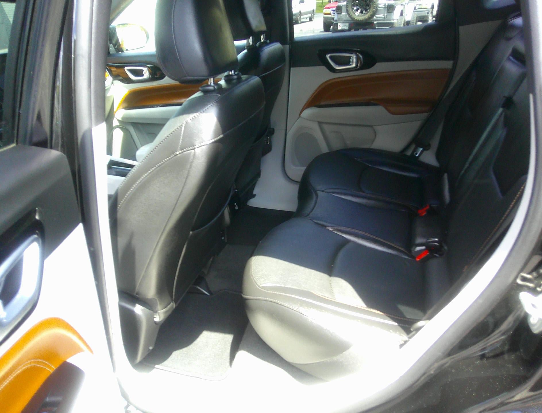 Used 2023 Jeep Compass Limited w/ Elite Group AWD/4WD image 12