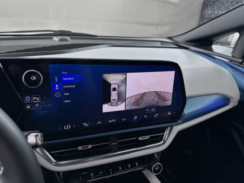 Used 2024 Chevrolet Equinox EV LT image 22