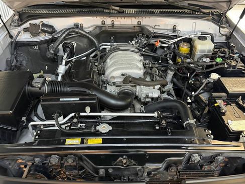 Used 2000 Toyota Land Cruiser AWD/4WD image 30