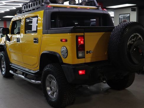 Used 2005 HUMMER H2 SUT w/ Preferred Equipment Group image 4