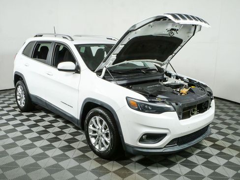Used 2019 Jeep Cherokee Latitude w/ Popular Appearance Group FWD image 31