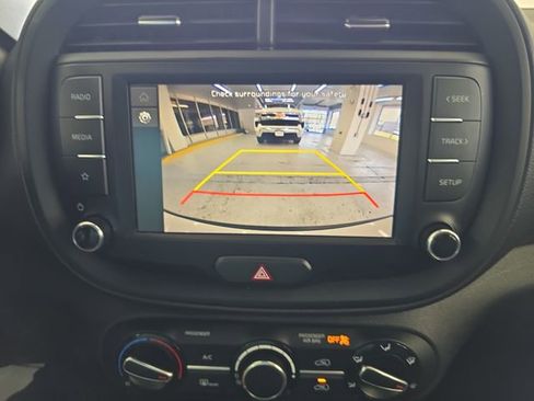 Certified 2023 Kia Soul LX w/ LX Technology Package image 16