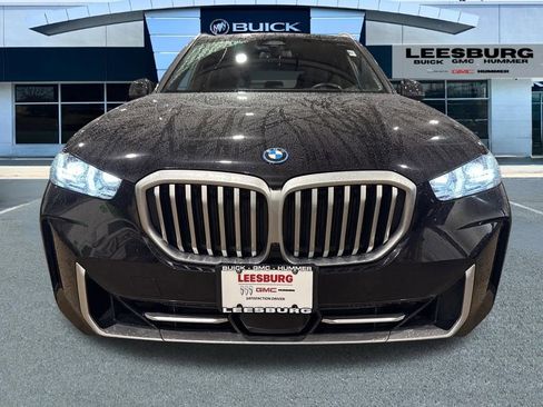 Used 2025 BMW X5 xDrive50e image 2