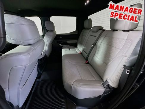 Used 2025 Toyota Tundra Limited AWD/4WD image 23