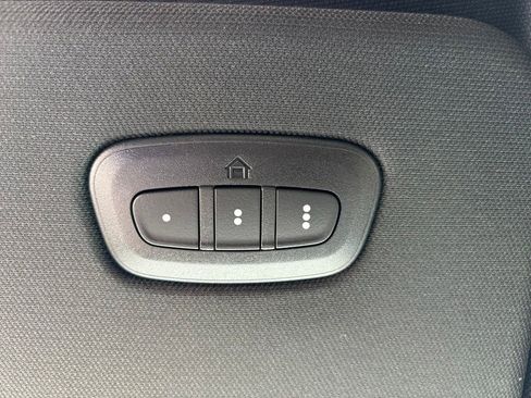 Used 2026 RAM 1500 4x4 Crew Cab image 57