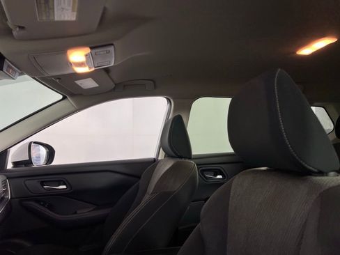 Used 2024 Nissan Rogue SV image 21