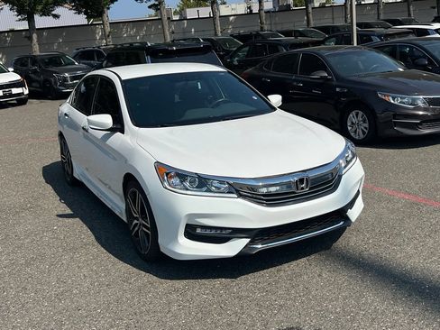 Used 2016 Honda Accord Sport image 7