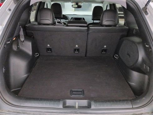 Used 2020 Jeep Cherokee Limited image 24