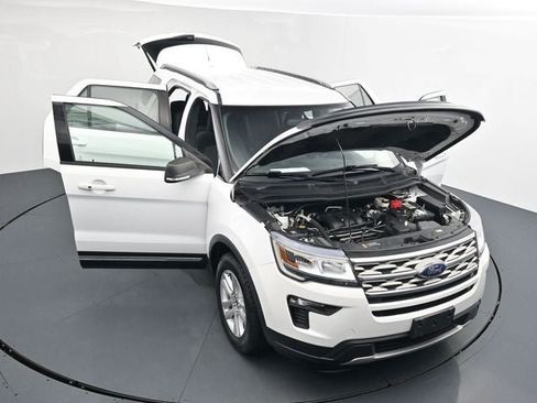 Used 2019 Ford Explorer XLT w/ Equipment Group 201A AWD/4WD image 38