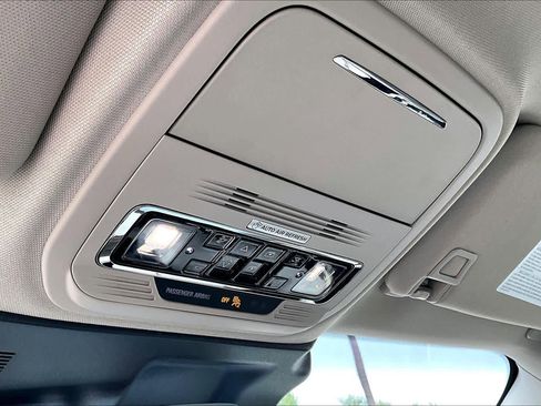 Used 2025 Lincoln Corsair Grand Touring w/ Equipment Group 302A AWD/4WD image 33