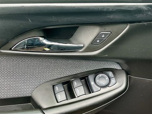 Used 2024 Chevrolet TrailBlazer LT w/ LT Cold Weather Package image 17