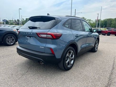 Certified 2025 Ford Escape ST-Line w/ Tech Pack #1 AWD/4WD image 4