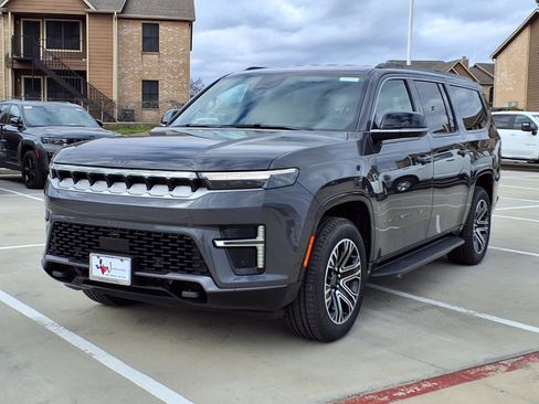 New 2026 Jeep Grand Wagoneer L 4WD image 3