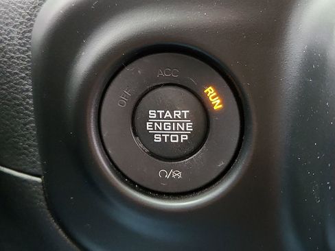 Used 2021 Jeep Gladiator Willys image 21