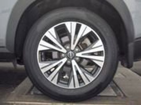 Used 2023 Nissan Rogue SV image 10