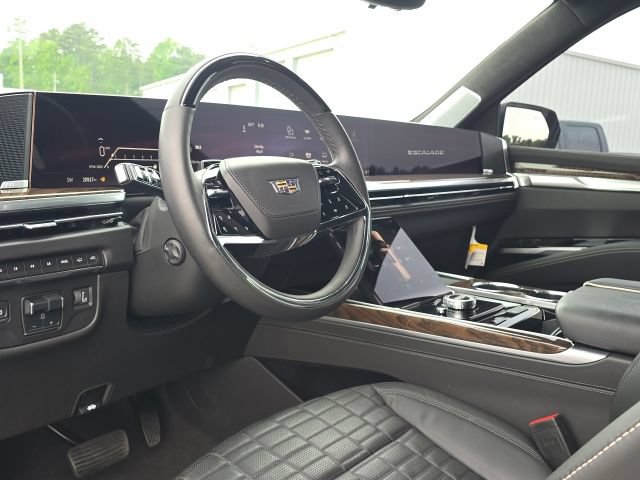 Used 2025 Cadillac Escalade Sport Platinum AWD/4WD image 25