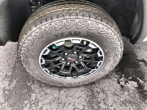 New 2026 GMC Canyon AT4 image 10