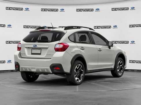Used 2017 Subaru Crosstrek 2.0i Premium w/ Moonroof Package AWD/4WD image 2