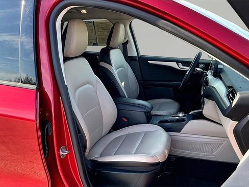 Used 2022 Ford Escape SEL w/ Technology Package image 7