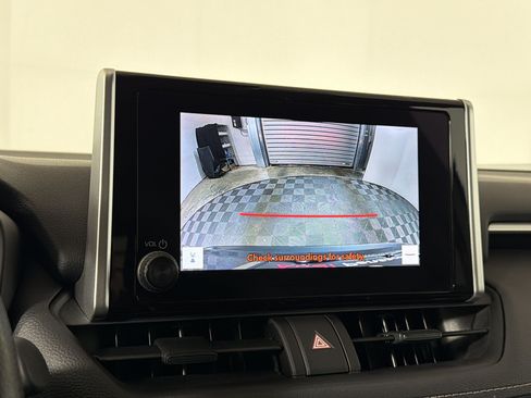 Used 2024 Toyota RAV4 XLE FWD image 17