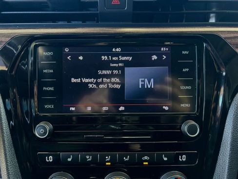 Used 2022 Volkswagen Passat 2.0T image 14