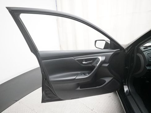 Used 2016 Nissan Altima 2.5 S w/ Power Driver Seat Package FWD image 27