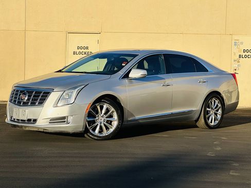 Used 2013 Cadillac XTS Luxury w/ Driver Awareness Package FWD image 4