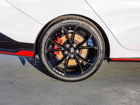 Used 2025 Hyundai Elantra N FWD image 12