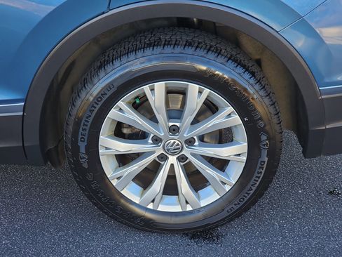 Used 2018 Volkswagen Tiguan SE image 32