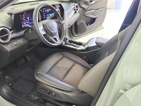 Used 2025 Chevrolet Trax ACTIV w/ Sunroof Package FWD image 22