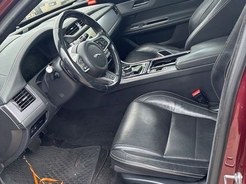 Used 2017 Jaguar XF R-Sport image 3