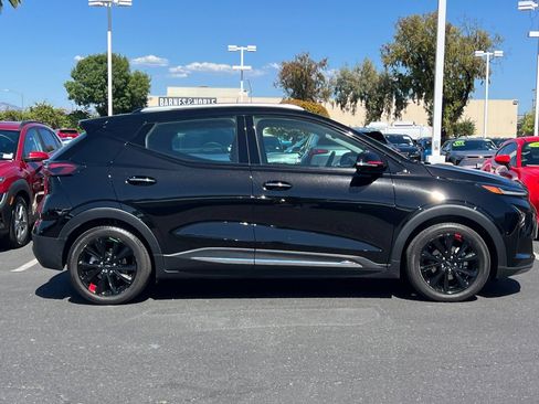Used 2023 Chevrolet Bolt EUV Premier w/ Sun & Sound Package FWD image 4