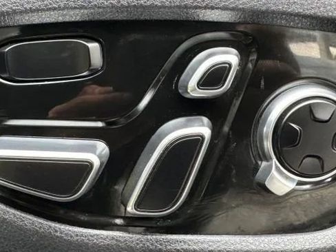 Used 2019 Kia K900 Luxury image 47