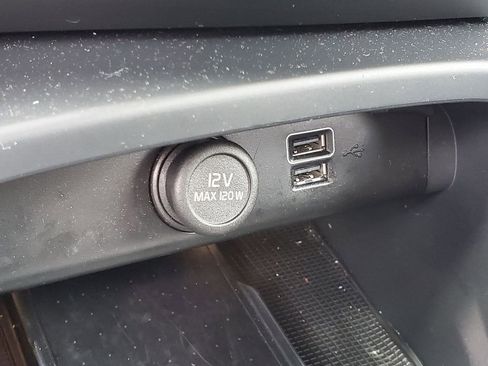 Certified 2022 Volvo XC40 T5 R-Design w/ Protection Package Premier image 24