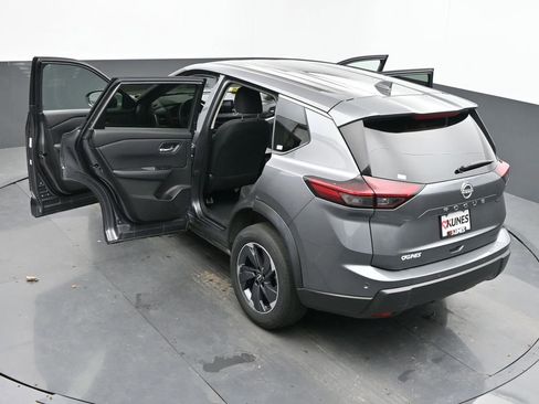 Used 2025 Nissan Rogue SV FWD image 65