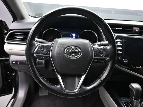 Used 2019 Toyota Camry XSE image 14
