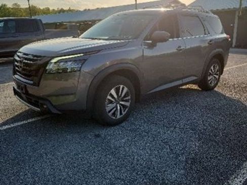 Used 2023 Nissan Pathfinder SL w/ Lighting Package (N92) AWD/4WD image 1