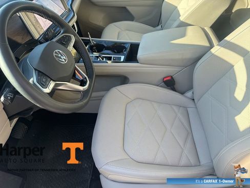 Used 2025 Volkswagen Atlas SE image 13
