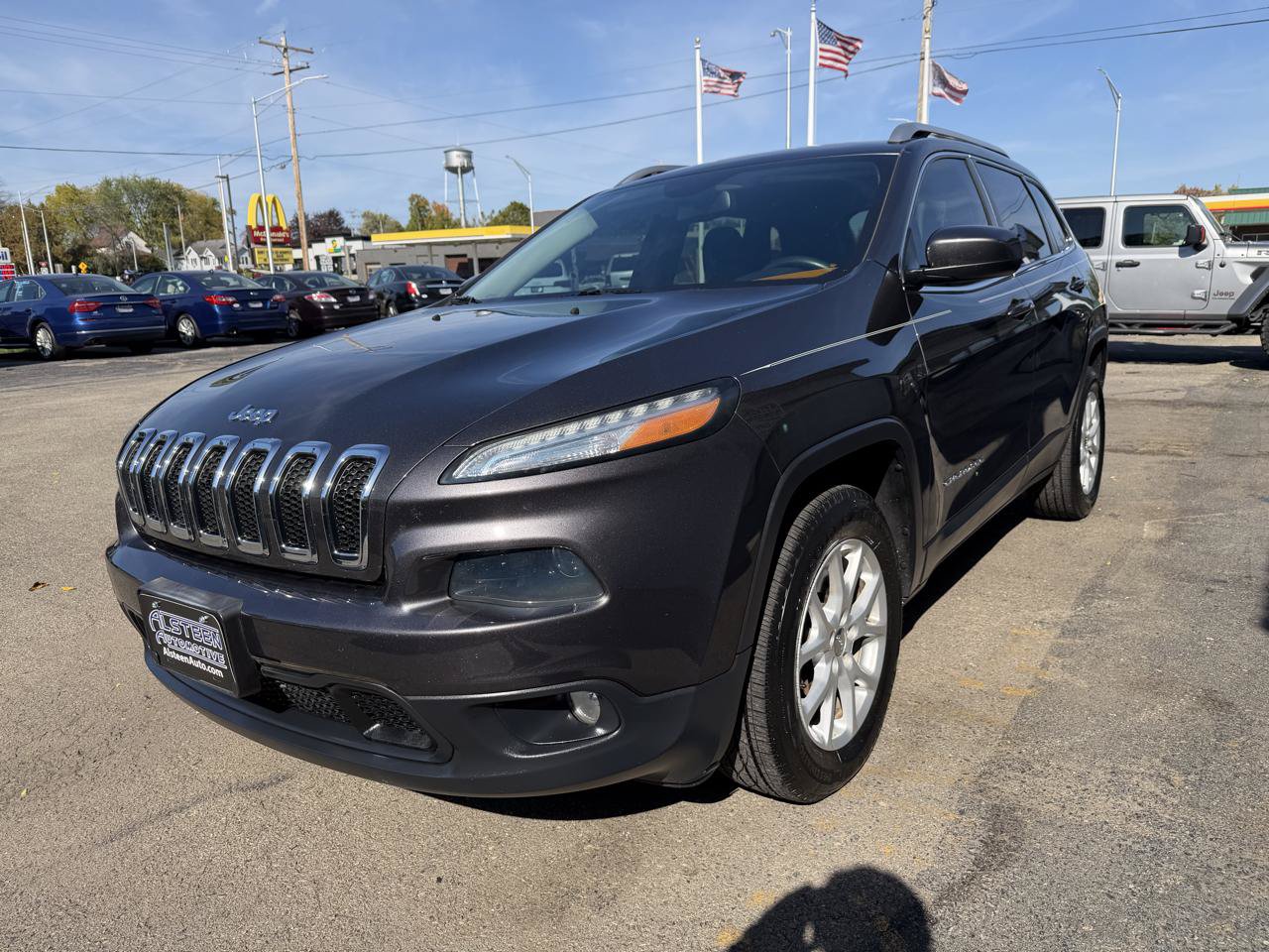 Used 2014 Jeep Cherokee Latitude w/ Cold Weather Group AWD/4WD image 7