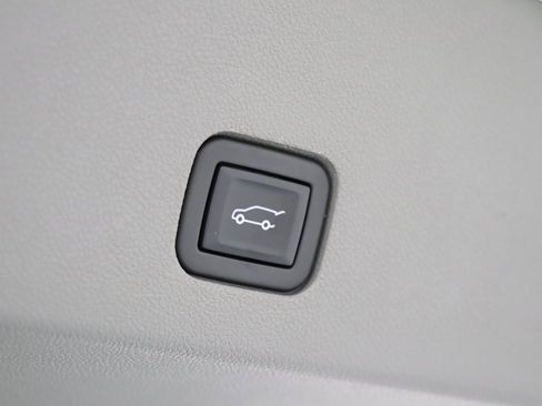 Used 2022 Cadillac XT6 Premium Luxury image 29