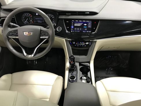 Used 2024 Cadillac XT6 Premium Luxury w/ LPO, Floor Liner Package AWD/4WD image 16