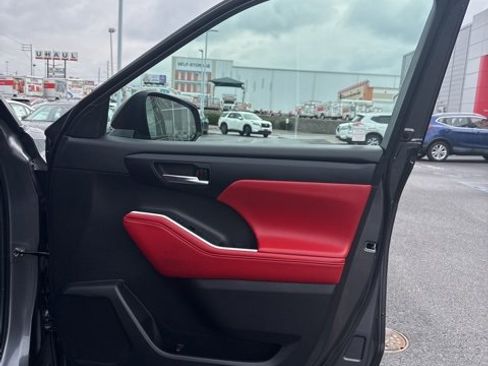 Used 2022 Toyota Highlander XSE image 18