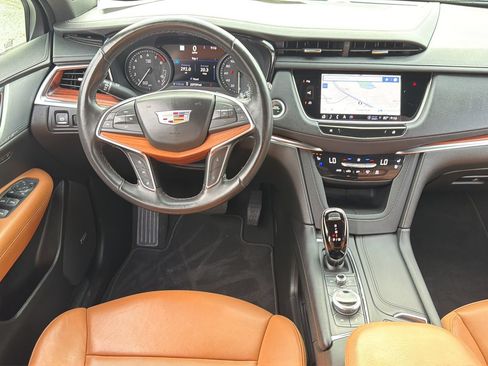 Used 2024 Cadillac XT5 Premium Luxury w/ Technology Package FWD image 16