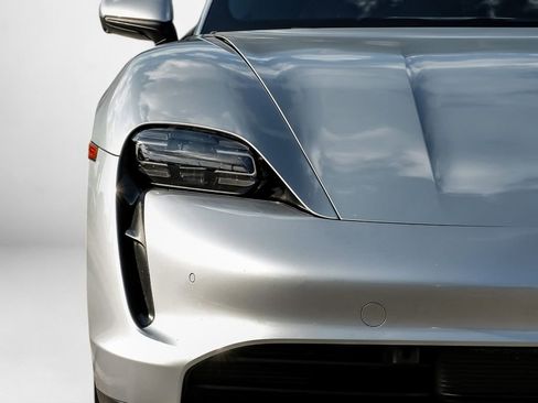 Used 2022 Porsche Taycan image 48