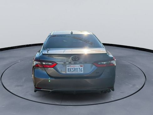 Used 2021 Toyota Camry SE w/ Blackout Package (TMS) FWD image 4