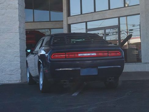 Used 2013 Dodge Challenger SXT image 4