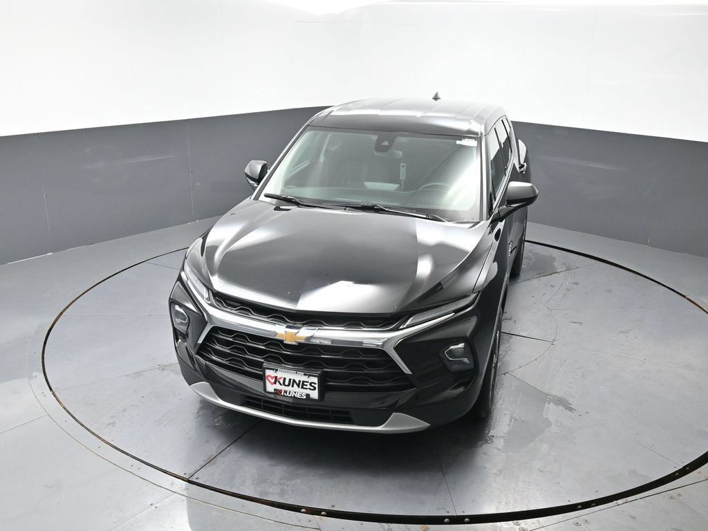 Used 2025 Chevrolet Blazer LT FWD image 42