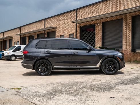 Used 2020 BMW X7 xDrive40i w/ Cold Weather Package AWD/4WD image 11